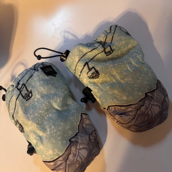 L-bow Other - L-bow infant mittens slip on